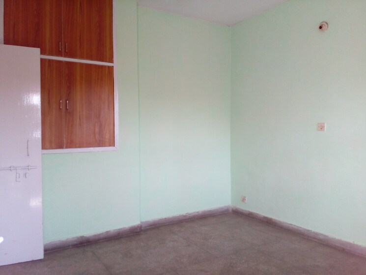 Room, sarita-vihar-pocket-j-rwa 2 Bedroom 929 Sq.Ft. Apartment In Sarita Vihar Delhi 9028432