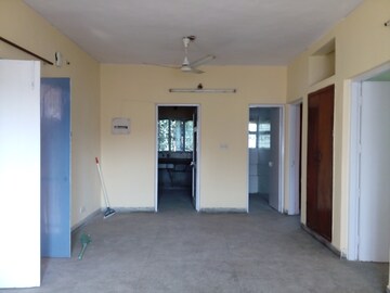 Room in 2 BHK Apartment at Sarita Vihar Pocket-J RWA, Sarita Vihar – for Sale
