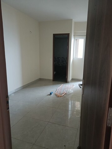 Room in 3 BHK Apartment at SKA Divya Towers, Sector 16 Greater Noida – for Rent