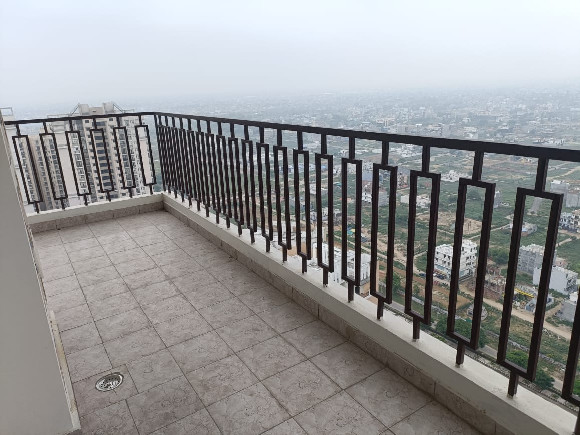 3 BHK + Servant Room Apartment For Rent in SKA Divya Towers