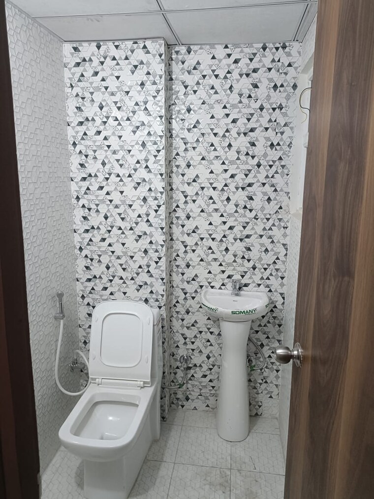 Bathroom, jaypee-kensington-boulevard 2 Bedroom 1045 Sq.Ft. Apartment In Sector 131 Noida 9028434