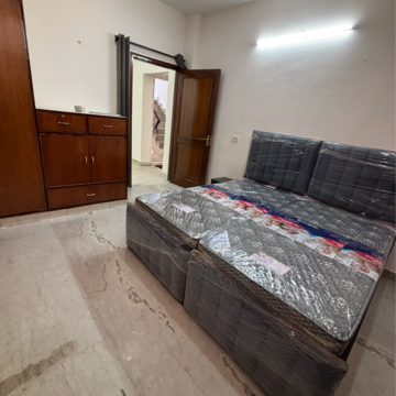 Bedroom in 2 BHK Builder Floor at Ansal Plaza Sector-23, Carterpuri Village – for Rent
