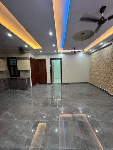 Parking in 2 BHK Builder Floor at Akanksha Apartments Govindpuram, Govindpuram – for Sale