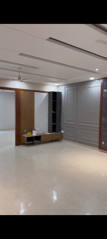 Living Room in 5 BHK Builder Floor at Sector 85 – for Sale