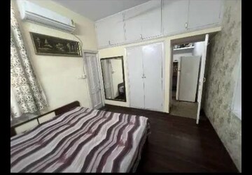 Bedroom in 2 BHK Builder Floor at Sector 37 – for Rent