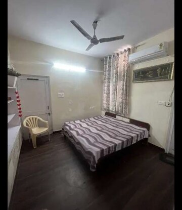 Bedroom in 2 BHK Builder Floor at Sector 37 – for Rent