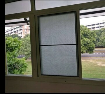 Room in 3 BHK Builder Floor at Sector 18 – for Rent