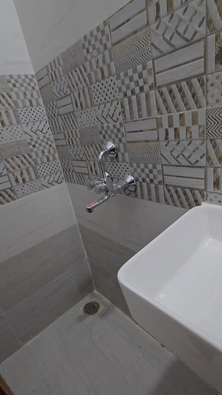 Bathroom, mkt-urban-tree 2 Bedroom 848 Sq.Ft. Apartment In Isnapur Hyderabad 9028512