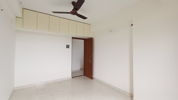 Room in 2 BHK Apartment at Rambaug CHS Andheri East, Andheri East – for Rent