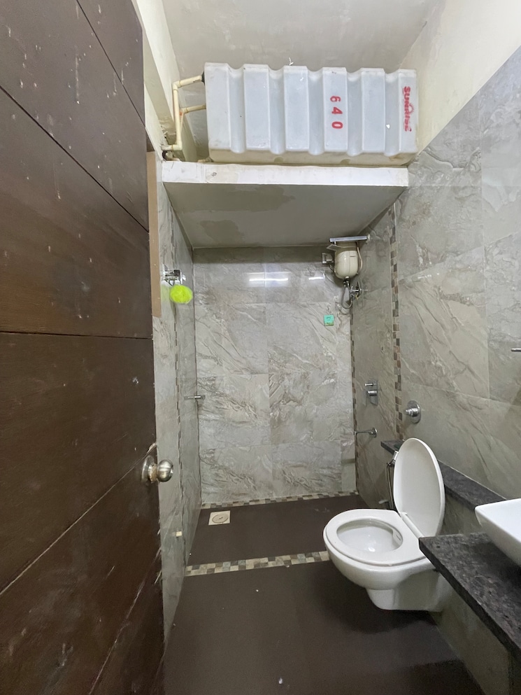 Bathroom, rashmi-signature 4 Bedroom 2500 Sq.Ft. Apartment In Mira Road Thane 9028509