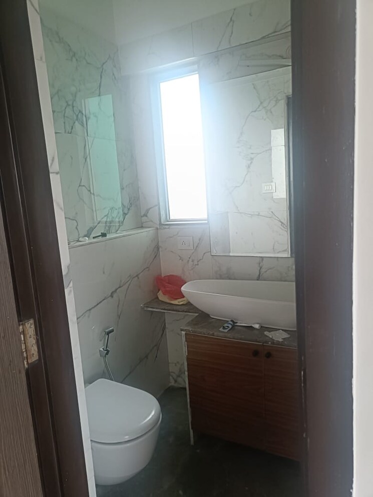 Bathroom, shanti-sadan-apartment 3 Bedroom 1107 Sq.Ft. Apartment In Vile Parle West Mumbai 9028557