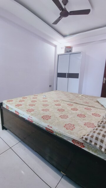 Bedroom in 4 BHK Builder Floor at Sector 30 – for Rent