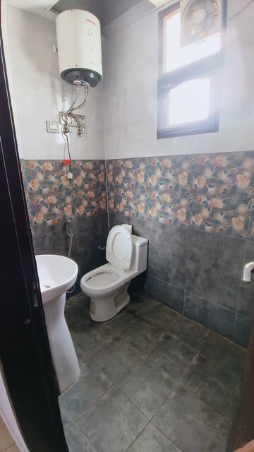 Bathroom in 4 BHK Builder Floor at Sector 30 – for Rent