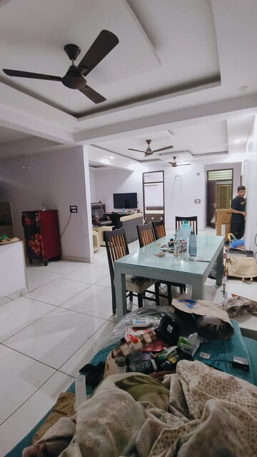 Living Room in 4 BHK Builder Floor at Sector 30 – for Rent