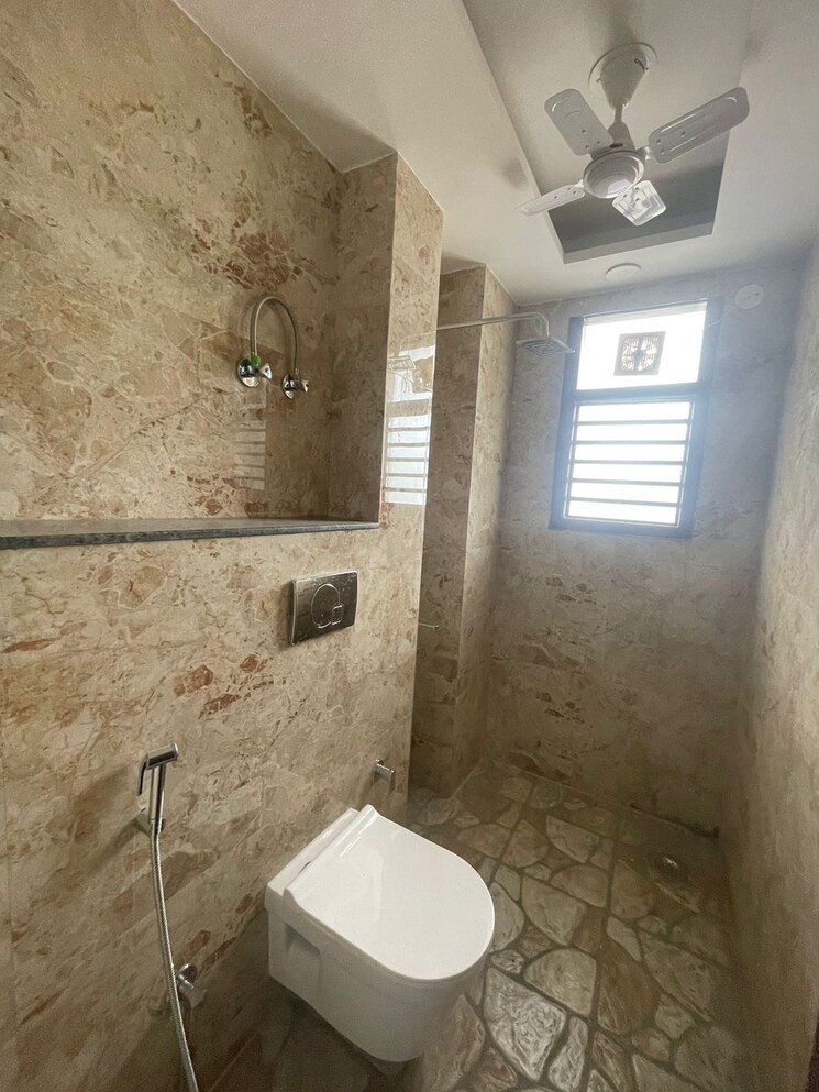 Bathroom, sector 30 4 Bedroom 2500 Sq.Ft. Builder Floor In Sector 30 Gurgaon 9028576