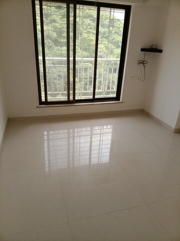 Room in 2 BHK Apartment at Unique Greens Ghodbunder Road, Ghodbunder Road – for Rent