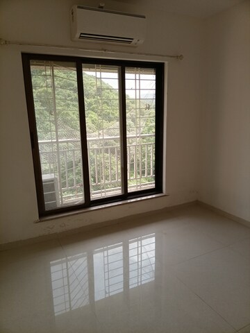 Room in 2 BHK Apartment at Unique Greens Ghodbunder Road, Ghodbunder Road – for Rent