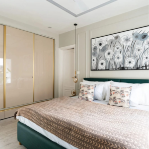 Bedroom in 6+ BHK Villa at Dlf Phase I – for Sale