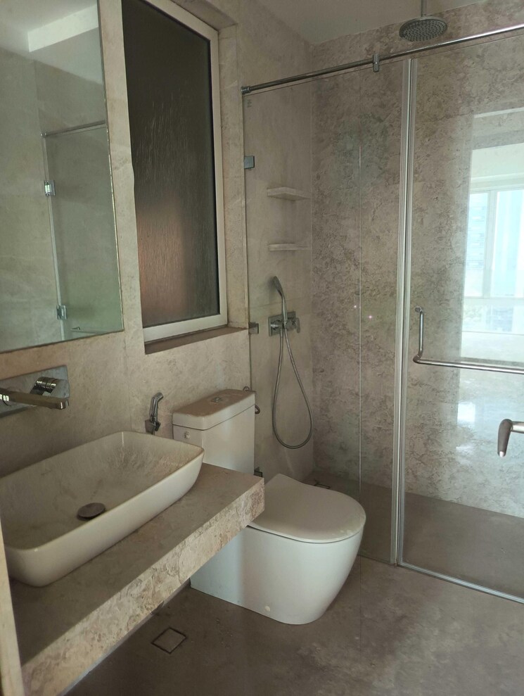 Bathroom, indiabulls-blu 3 Bedroom 1467 Sq.Ft. Apartment In Worli Mumbai 9028624