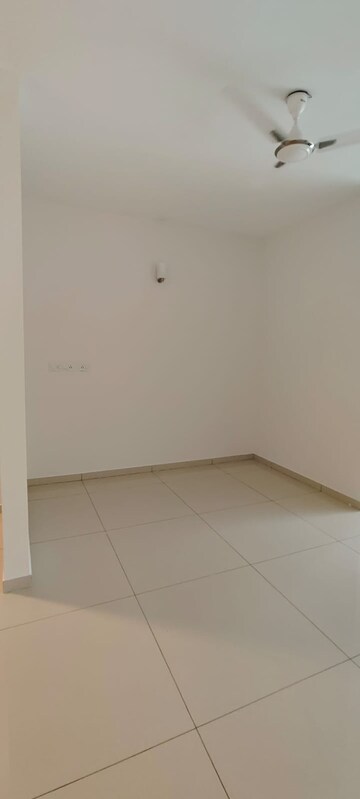 Room in 3 BHK Apartment at L&T Raintree Boulevard, Hebbal – for Rent