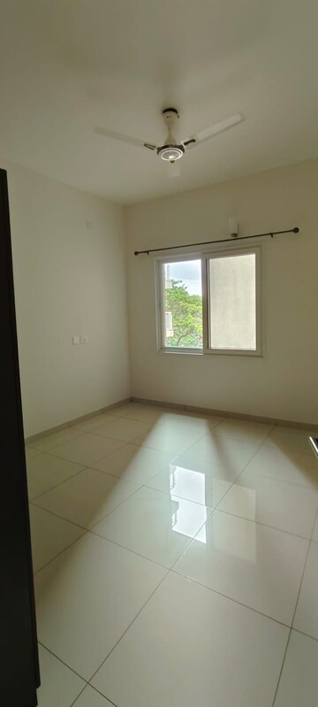 Room in 3 BHK Apartment at L&T Raintree Boulevard, Hebbal – for Rent