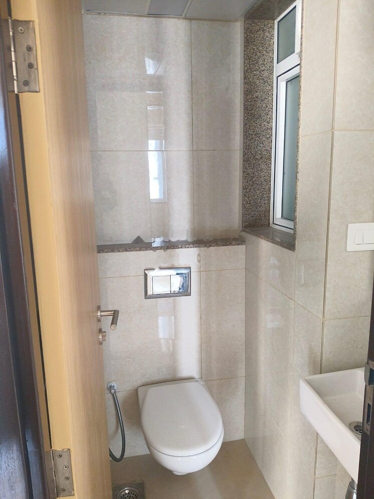Bathroom, lnt-veridian 3 Bedroom 1052 Sq.Ft. Apartment In Powai Mumbai 9028668