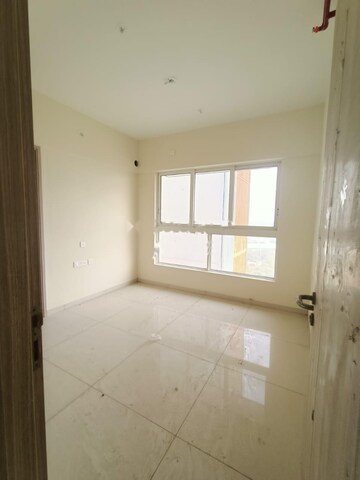 Room in 3 BHK Apartment at The Wadhwa Atmosphere, Mulund West – for Rent
