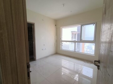Room in 3 BHK Apartment at The Wadhwa Atmosphere, Mulund West – for Rent
