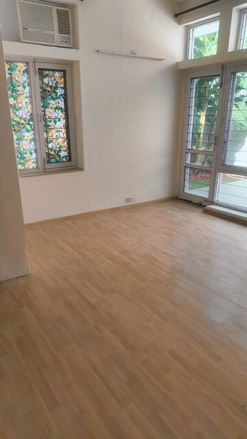 Room in 3.5 BHK Apartment at Bestech Park View City 2, Sector 49 – for Rent