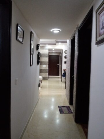 Building Lobby in 3 BHK Apartment at Unitech Fresco, Sector 50 – for Rent