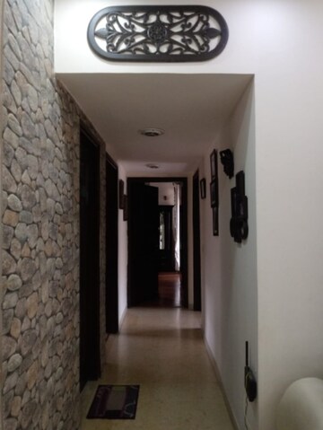 Building Lobby in 3 BHK Apartment at Unitech Fresco, Sector 50 – for Rent
