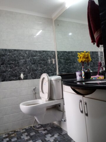 Team Area in 3 BHK Apartment at Unitech Fresco, Sector 50 – for Rent