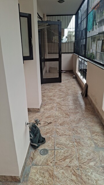 Furnished Amenities in 3 BHK Builder Floor at Sector 40 – for Sale