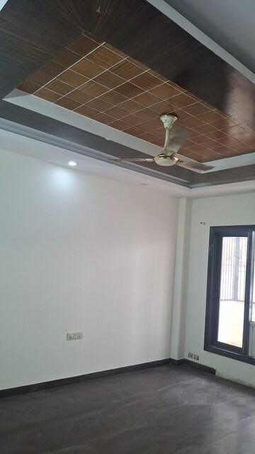 Balcony in 3 BHK Builder Floor at Sector 40 – for Sale