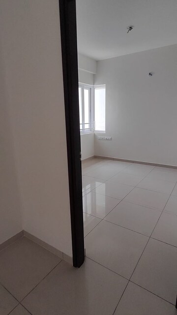 Room in 2 BHK Apartment at Provident Neora, Thanisandra Main Road – for Rent