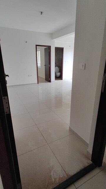 Room in 2 BHK Apartment at Provident Neora, Thanisandra Main Road – for Rent