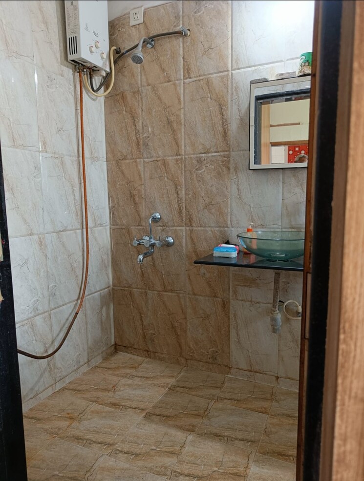 Bathroom, rohan-yogi-park 3 Bedroom 1200 Sq.Ft. Apartment In Baner Pune 9028815