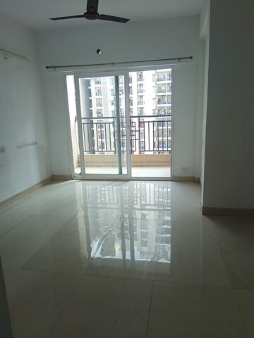 Room in 2 BHK Apartment at Ace Divino, Sector 1 Greater Noida – for Rent