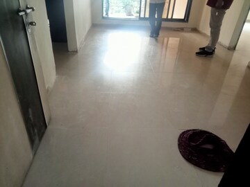 Room in 2 BHK Apartment at Mukund Ritu, Mira Road – for Rent