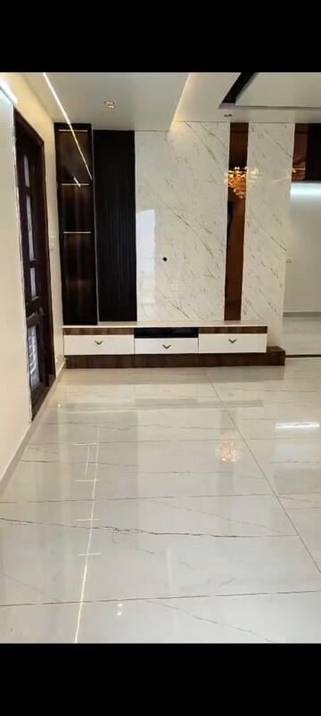 3 BHK Apartment For Sale in Mahatma Gandhi Inner Ring Road