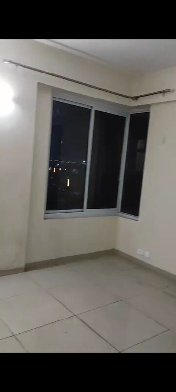 Room in 1 BHK Apartment at Wave Dream Homes, Wave City – for Rent