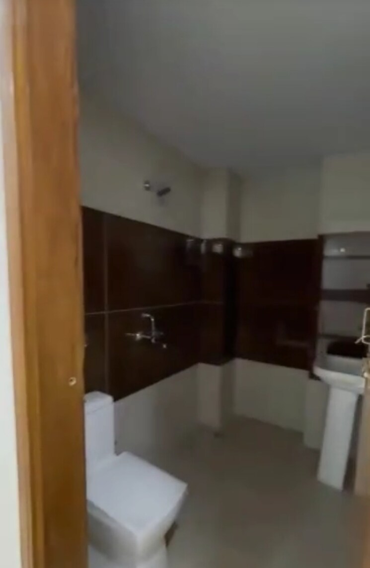 Attached Bathroom, raj nagar extension 4 Bedroom 240 Sq.Yd. Builder Floor In Raj Nagar Extension Ghaziabad 9028932