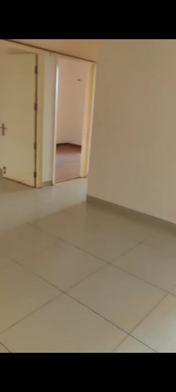 Room in 3 BHK Apartment at Wave Executive Floors, Wave City – for Rent