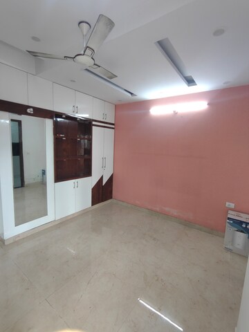 Room in 2 BHK Builder Floor at Vaishali Media Apartment, Vaishali Sector 5 – for Rent