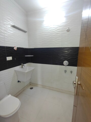 Attached Bathroom in 2 BHK Builder Floor at Vaishali Media Apartment, Vaishali Sector 5 – for Rent