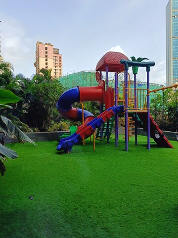 2 BHK Apartment – Garden View at Chandak Cornerstone, Worli - for Rent
