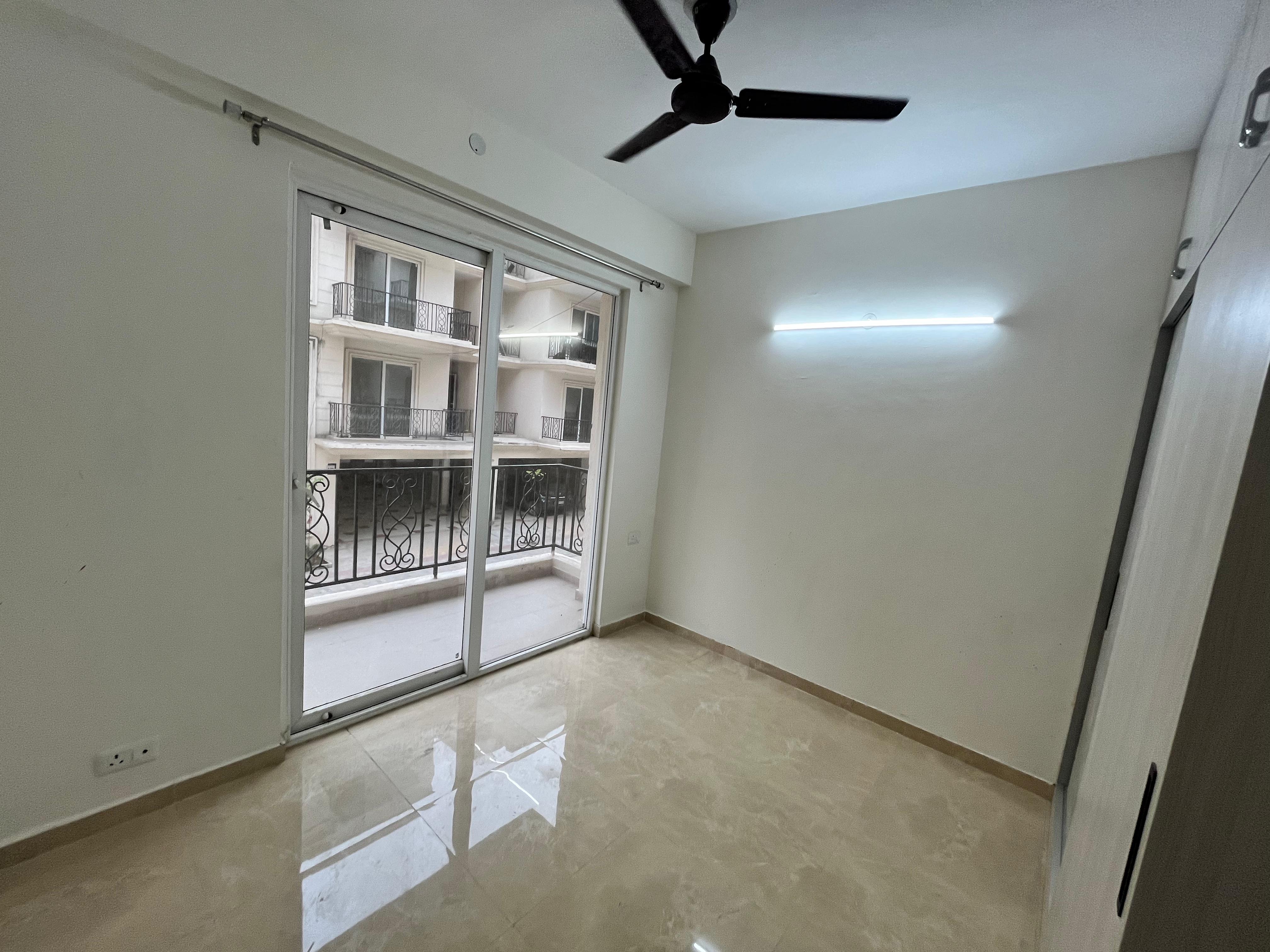 2 BHK + Pooja Room Apartment For Rent in Signature Global Park 4 and 5
