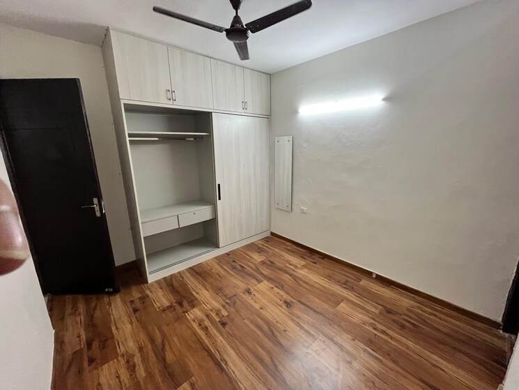 Room, signature-global-park-4-and-5 2 Bedroom 1022 Sq.Ft. Apartment In Sohna Sector 36 Gurgaon 9028970