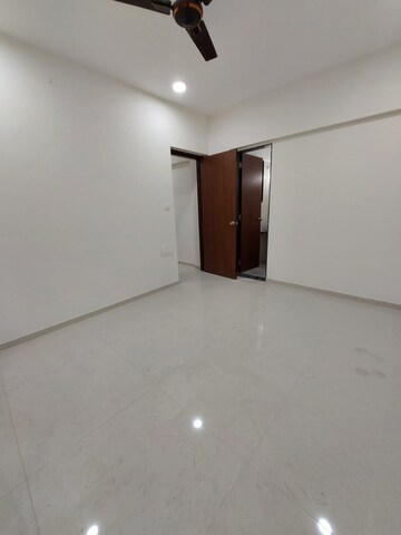 Room in 2 BHK Apartment at Vile Parle East – for Rent