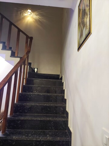 Staircase in 3 BHK Independent House at Rajpur Road – for Rent